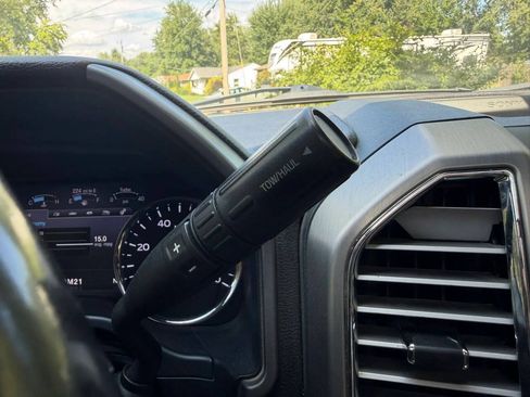 Used 2017 Ford F250 Platinum w/ Platinum Ultimate Package AWD/4WD image 40