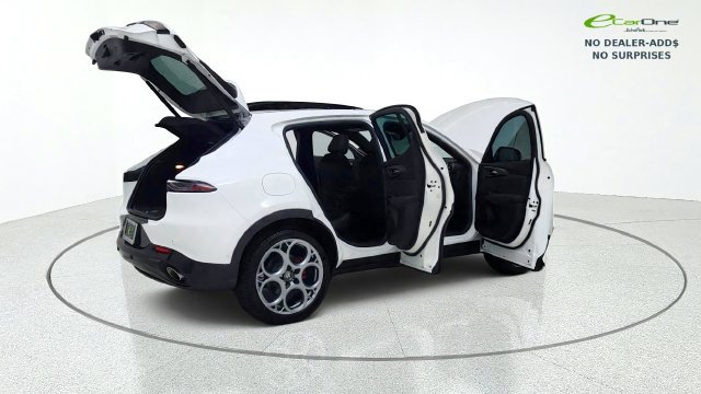 Used 2024 Alfa Romeo Tonale Veloce w/ Active Assist Package AWD/4WD image 18
