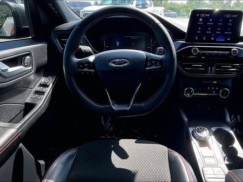 Used 2025 Ford Escape ST-Line FWD image 10