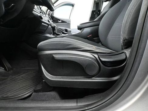 Used 2016 Kia Sorento LX image 19