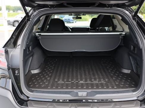 Certified 2025 Subaru Outback Premium AWD/4WD image 9