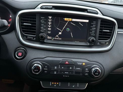 Used 2018 Kia Sorento SX image 30