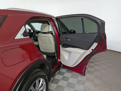 Used 2019 Cadillac XT4 Premium Luxury FWD image 37