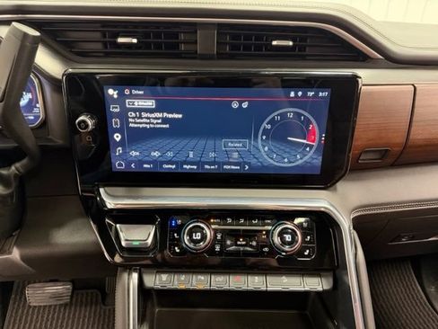 Certified 2024 GMC Sierra 2500 Denali Ultimate AWD/4WD image 11