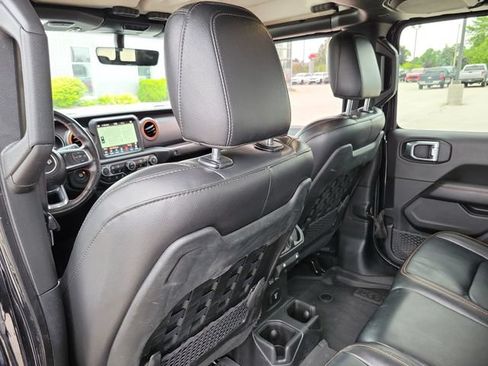 Used 2023 Jeep Gladiator Mojave w/ Cold Weather Group AWD/4WD image 24