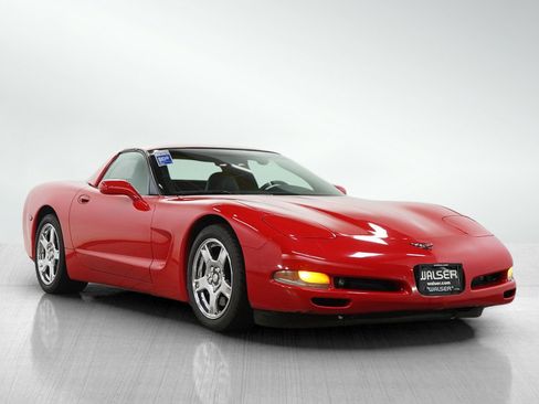 Used 1999 Chevrolet Corvette Coupe w/ Roof Pkg RWD image 7