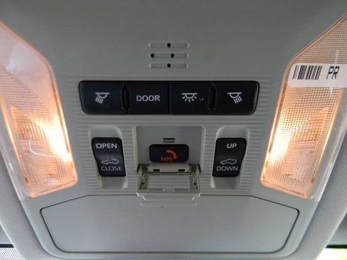 Used 2021 Toyota RAV4 XLE Premium AWD/4WD image 16