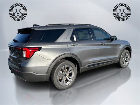 New 2026 Ford Explorer Active w/ Active Comfort Package image 5