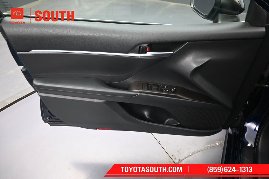 Used 2021 Toyota Camry SE FWD image 23