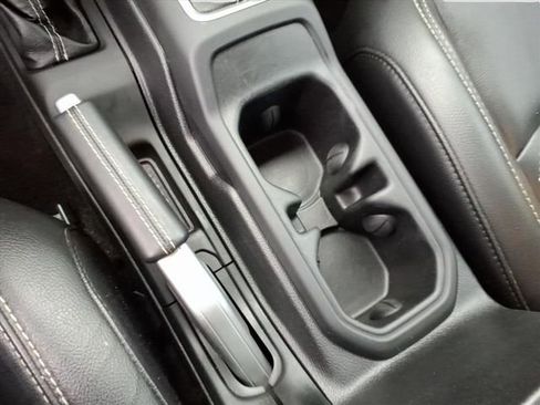 Used 2020 Jeep Wrangler Unlimited Sahara image 26