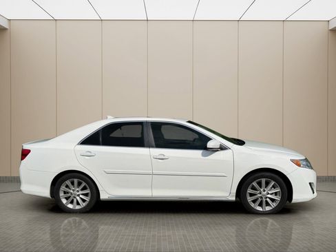 Used 2013 Toyota Camry XLE FWD image 12
