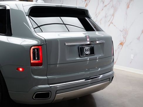 Used 2020 Rolls-Royce Cullinan image 18