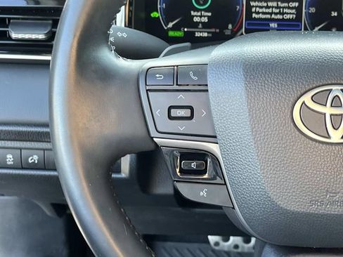 Used 2025 Toyota Camry XSE FWD image 28