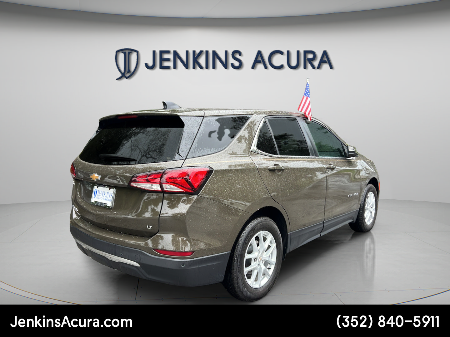 Used 2024 Chevrolet Equinox LT FWD image 3