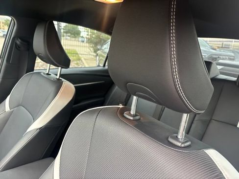 Used 2025 Toyota Camry SE FWD image 9