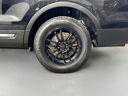 Used 2017 Ford Explorer XLT w/ Equipment Group 202A image 31