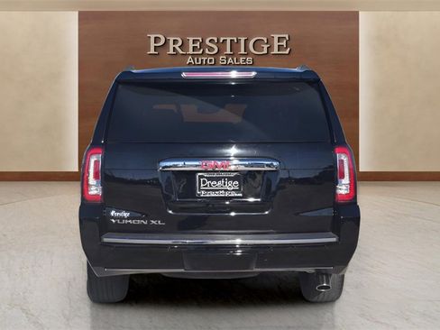 Used 2019 GMC Yukon XL Denali w/ Denali Ultimate Package image 17
