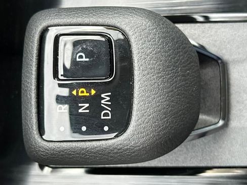 Used 2022 Nissan Rogue SV image 18