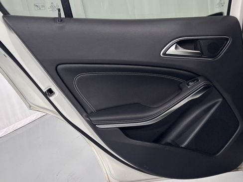 Used 2015 Mercedes-Benz GLA 250 4MATIC image 23