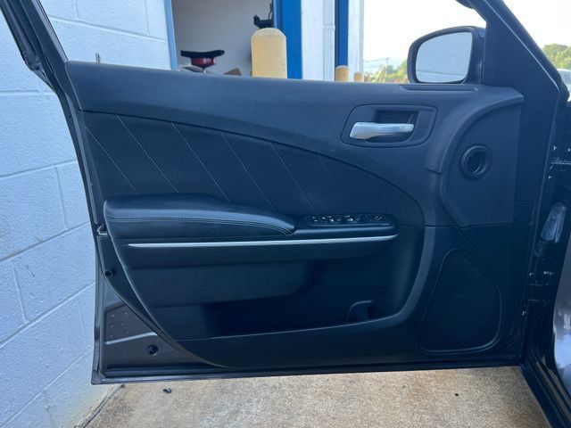 Used 2020 Dodge Charger SXT RWD image 10