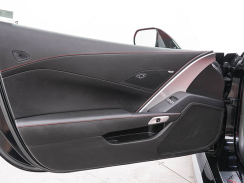 Used 2019 Chevrolet Corvette Z06 RWD image 13