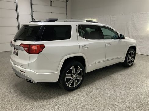 Used 2018 GMC Acadia Denali w/ Technology Package AWD/4WD image 5