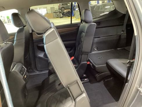 Certified 2024 Volkswagen Atlas SE image 19