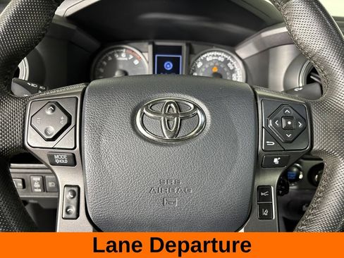 Used 2019 Toyota Tacoma TRD Off-Road w/ TRD Premium Off Road Package AWD/4WD image 14