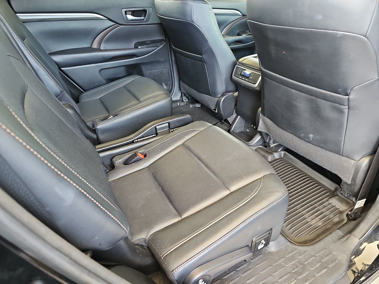 Used 2018 Toyota Highlander Limited w/ Protection Package #3 AWD/4WD image 14