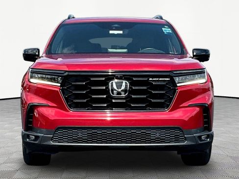 Used 2025 Honda Pilot Black Edition image 2