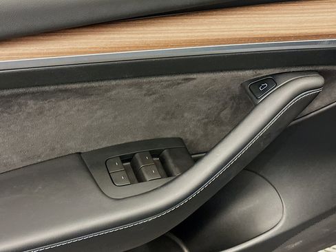 Used 2023 Tesla Model 3 Standard Range image 15