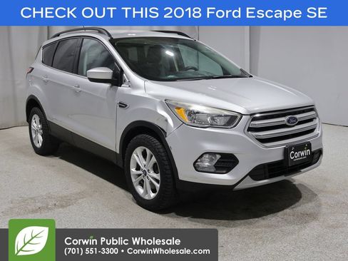 Used 2018 Ford Escape SE w/ SE Sync 3 Package AWD/4WD image 1