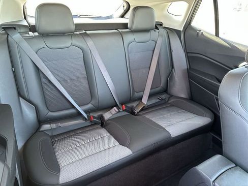 Used 2024 Chevrolet Trax LT image 27