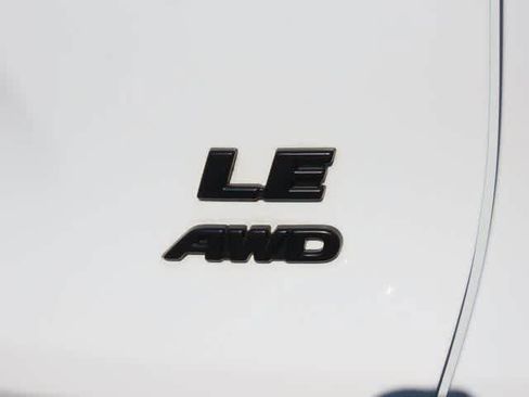 Used 2022 Toyota RAV4 LE image 8