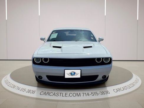Used 2018 Dodge Challenger SXT Plus RWD image 8