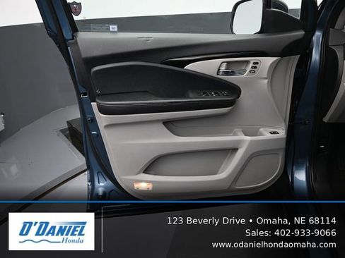 Used 2017 Honda Pilot Touring image 23