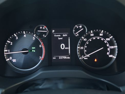 Used 2022 Lexus GX 460 Premium w/ Premium Package image 20