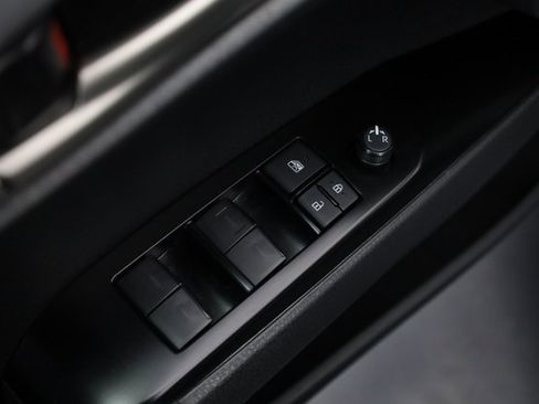 Used 2025 Toyota Camry LE image 12