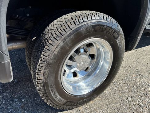 Used 2025 GMC Sierra 3500 Denali Ultimate image 10