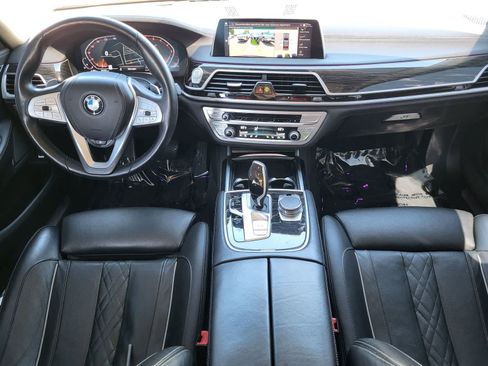 Used 2022 BMW 740i RWD image 27