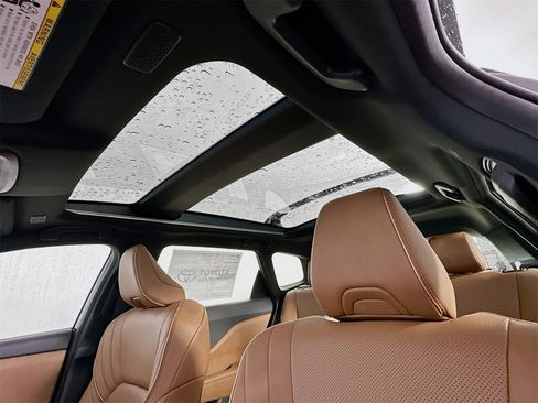 New 2025 Toyota Crown Signia Limited image 23