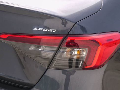 Used 2022 Honda Civic Sport image 10