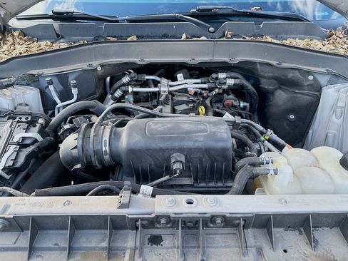 Used 2022 Ford Explorer XLT image 29