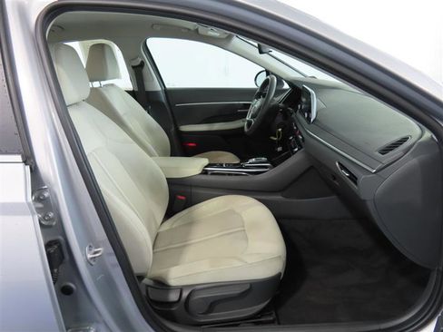 Used 2023 Hyundai Sonata SE w/ Preferred Accessory Package FWD image 31