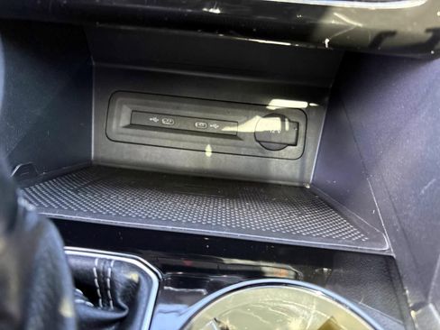 Used 2023 Volkswagen Atlas SE w/ Panoramic Sunroof Package image 22