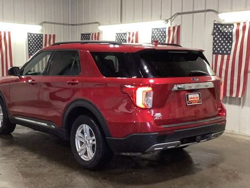 Used 2020 Ford Explorer XLT w/ Equipment Group 202A image 4