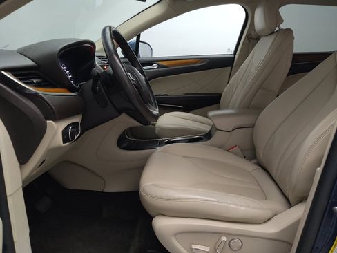 Used 2018 Lincoln MKC Select w/ Select Plus Package FWD image 17