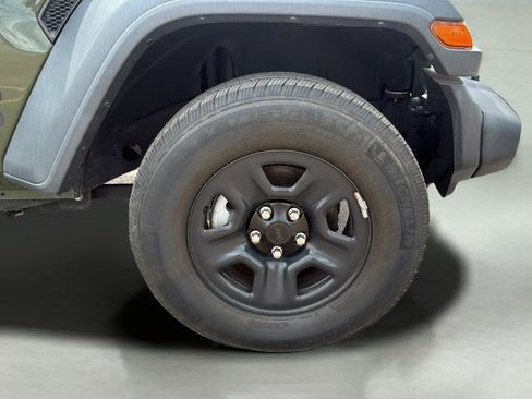 Used 2021 Jeep Wrangler Unlimited Sport AWD/4WD image 9