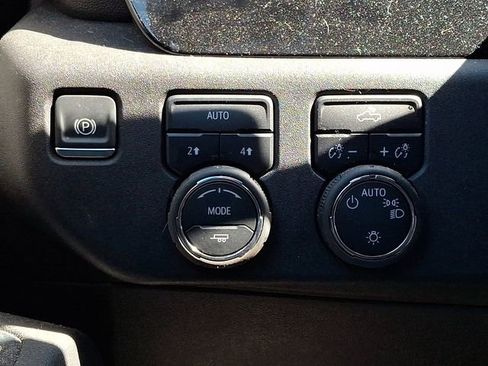 Certified 2025 Chevrolet Silverado 1500 LT image 24