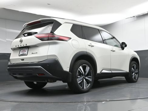 Certified 2023 Nissan Rogue SL w/ SL Premium Package AWD/4WD image 29